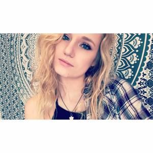 Meet your Posher, Alexis